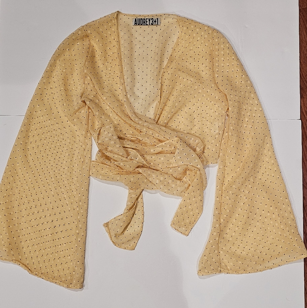 Audrey 3+1 yellow wrap around and tie top